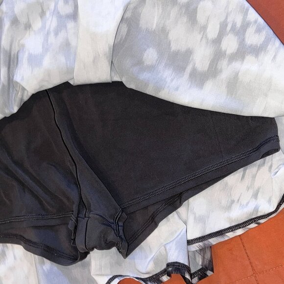 Offline By Aerie Black & Gray Printed Lightweight & Stretchy Women's skirt Size - Picture 7 of 7